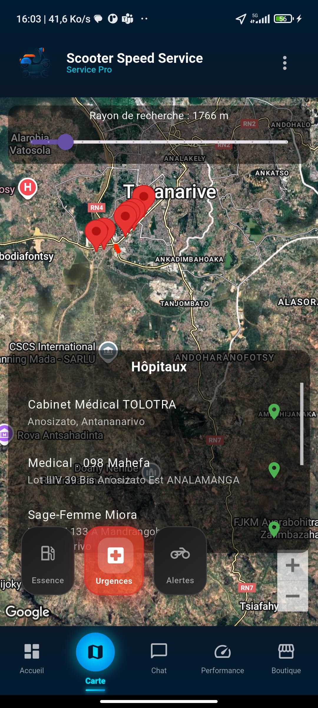 Carte interactive affichant les stations-service, taxi-motos et centres de santé à proximité.